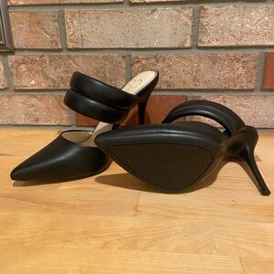 Jessica Simpson black heels size 6.5